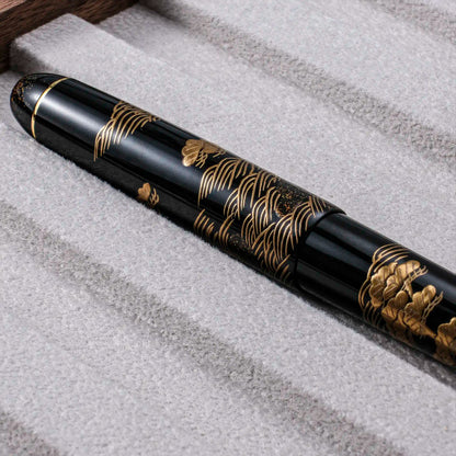 Platinum 3776 Kaga Taka Maki-e Fountain Pen - Hama no Matsu (Shore Pine)