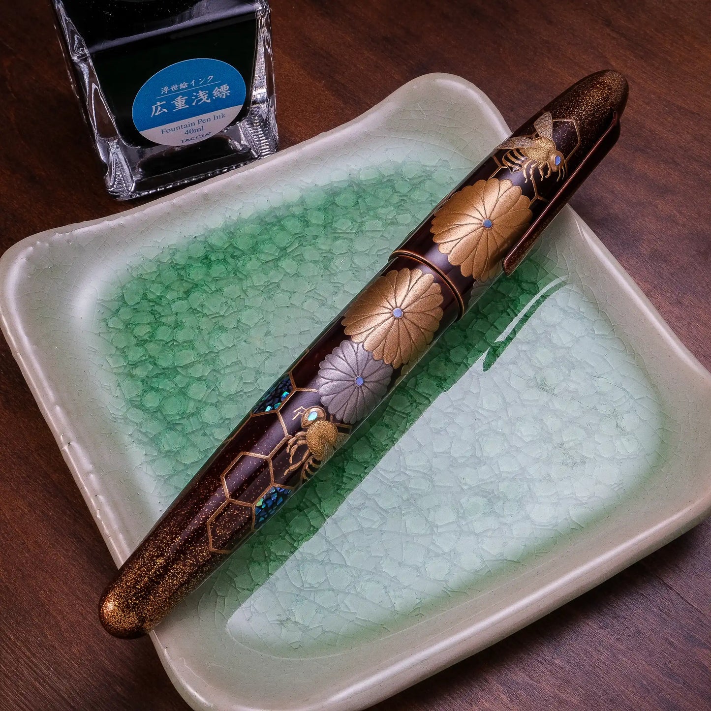 Taccia Empress Fountain Pen - Imperial Honeybee (Limited Edition)