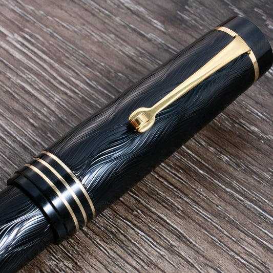 Leonardo Momento Audace Guilloché Fountain Pen － Black Intense (Limited Edition)
