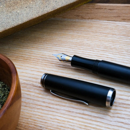 Cypress Urban Recluse Fountain Pen - Wood Series - Ebony
