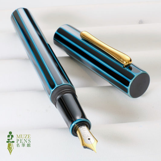TACCIA Kaku-Tate Urushi Fountain Pen - Asagi