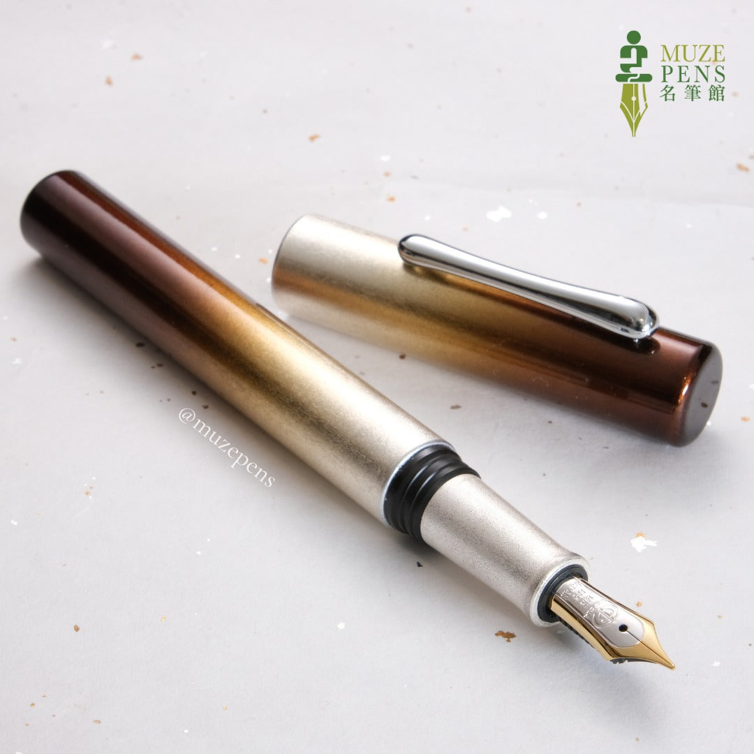TACCIA Susogo Ginpaku Silver-Foil Urushi Fountain Pen - Kohaku-gyoku (Amber)